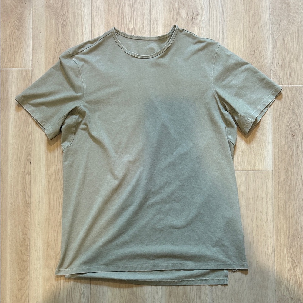 lululemon athletica Men's Crew T-Shirt - Olive